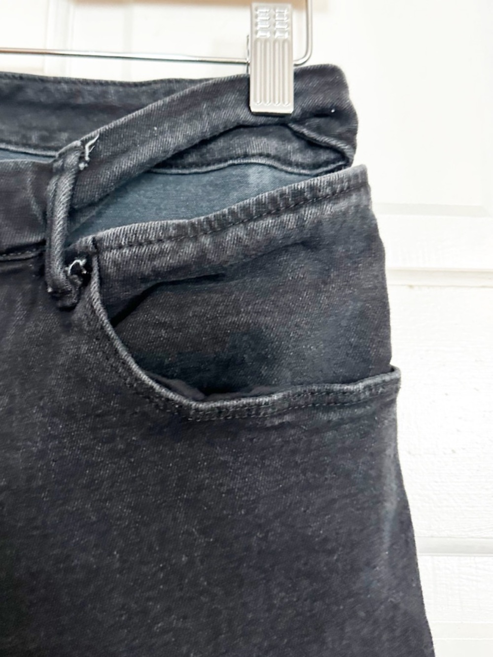 Good American Waist Cutout Black Skinny Jeans Sz 12/31 - Picture 8 of 8